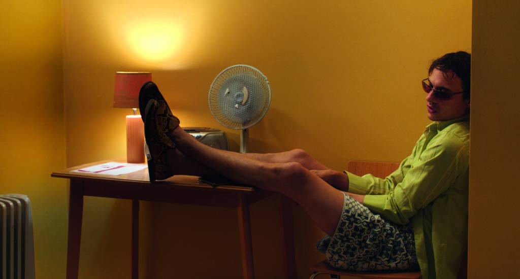 Harris Dickinson faz estreia digna na direção com ‘Urchin’