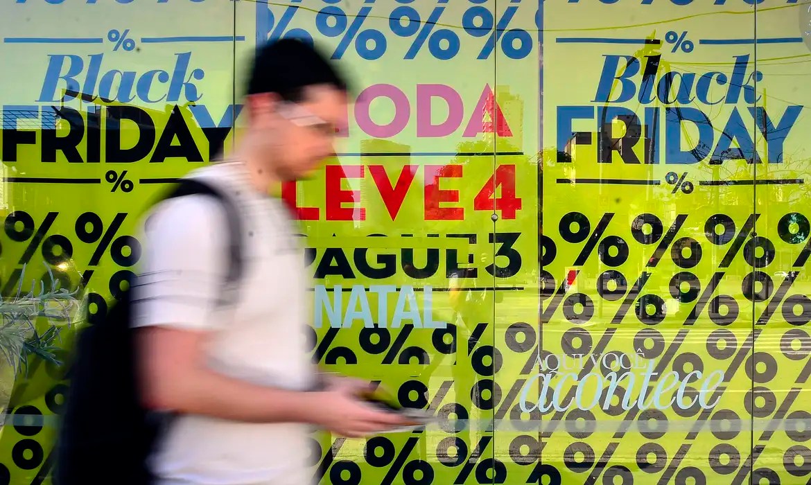 Procon-SP promove ações na Black Friday