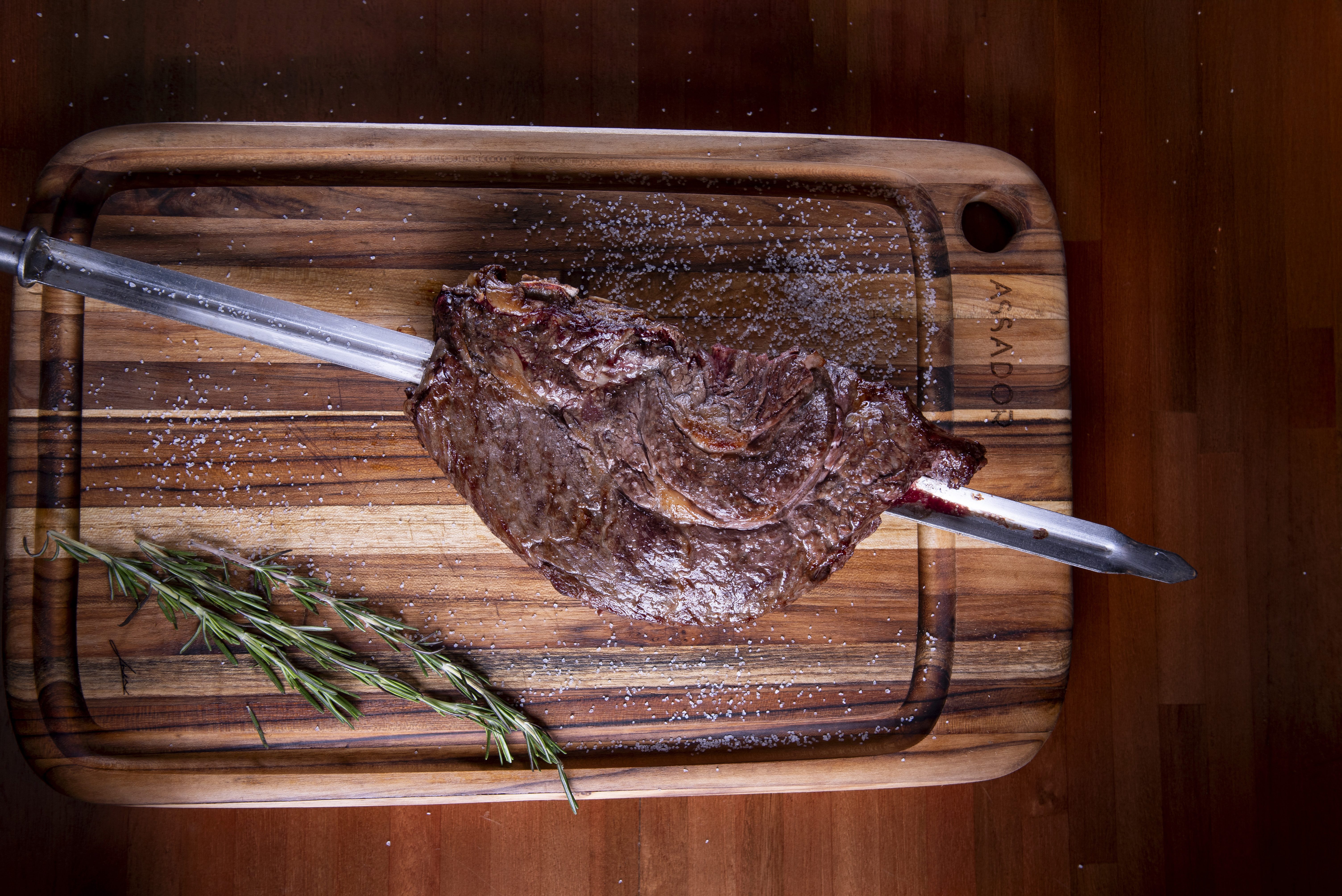 Assador: fraldinha no espeto