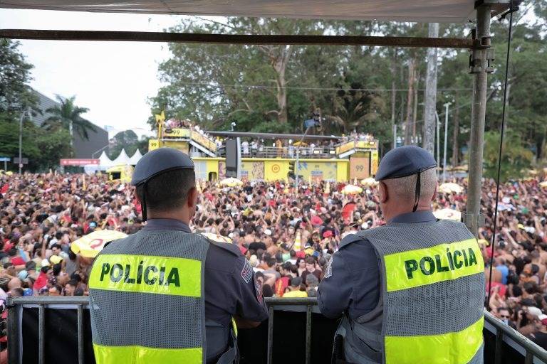 Carnaval 2026: roubos e furtos de celulares caem 16,7% em São Paulo