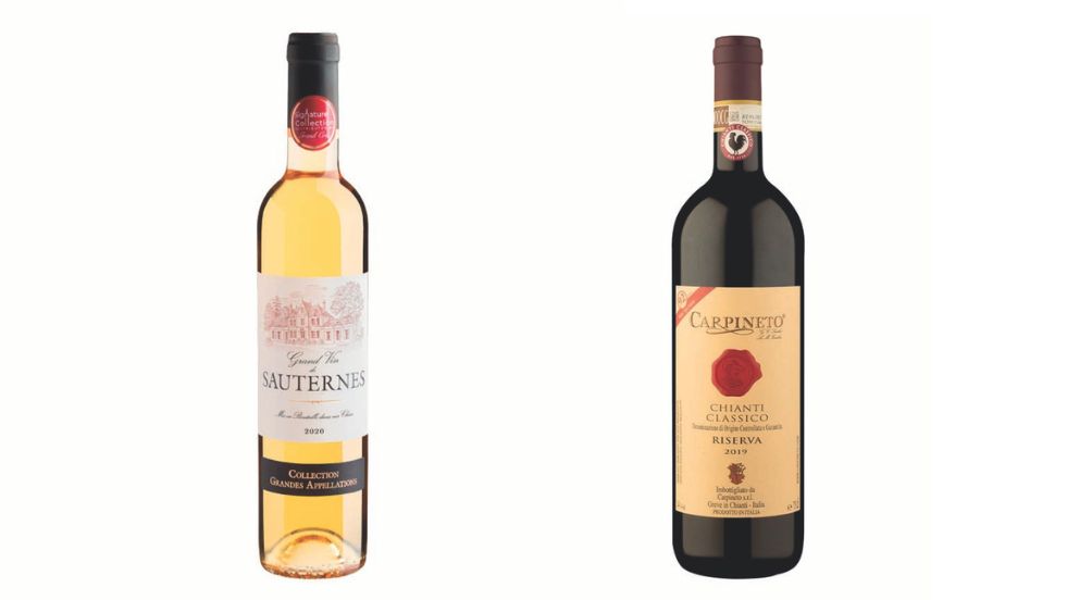duas garrafas de vinhos com fundo branco