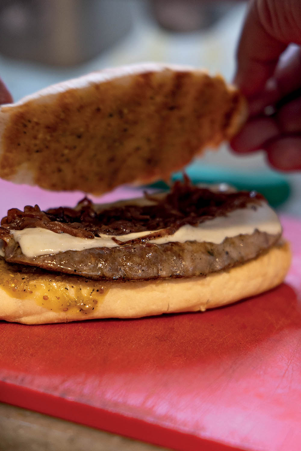 p&atilde;o sendo fechado com recheio