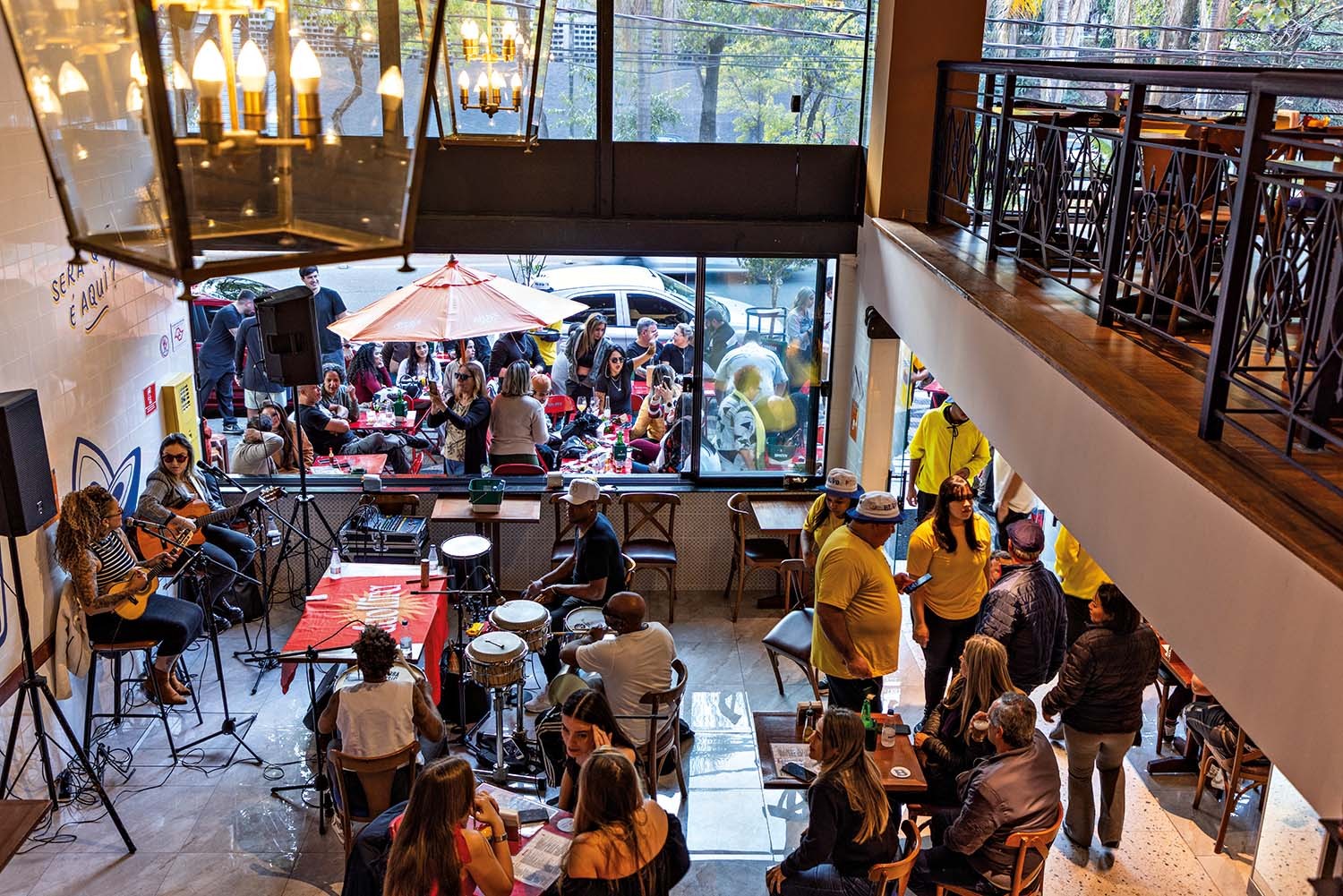 Boteco Bolovo faz festas de aniversário com chefs e bartenders