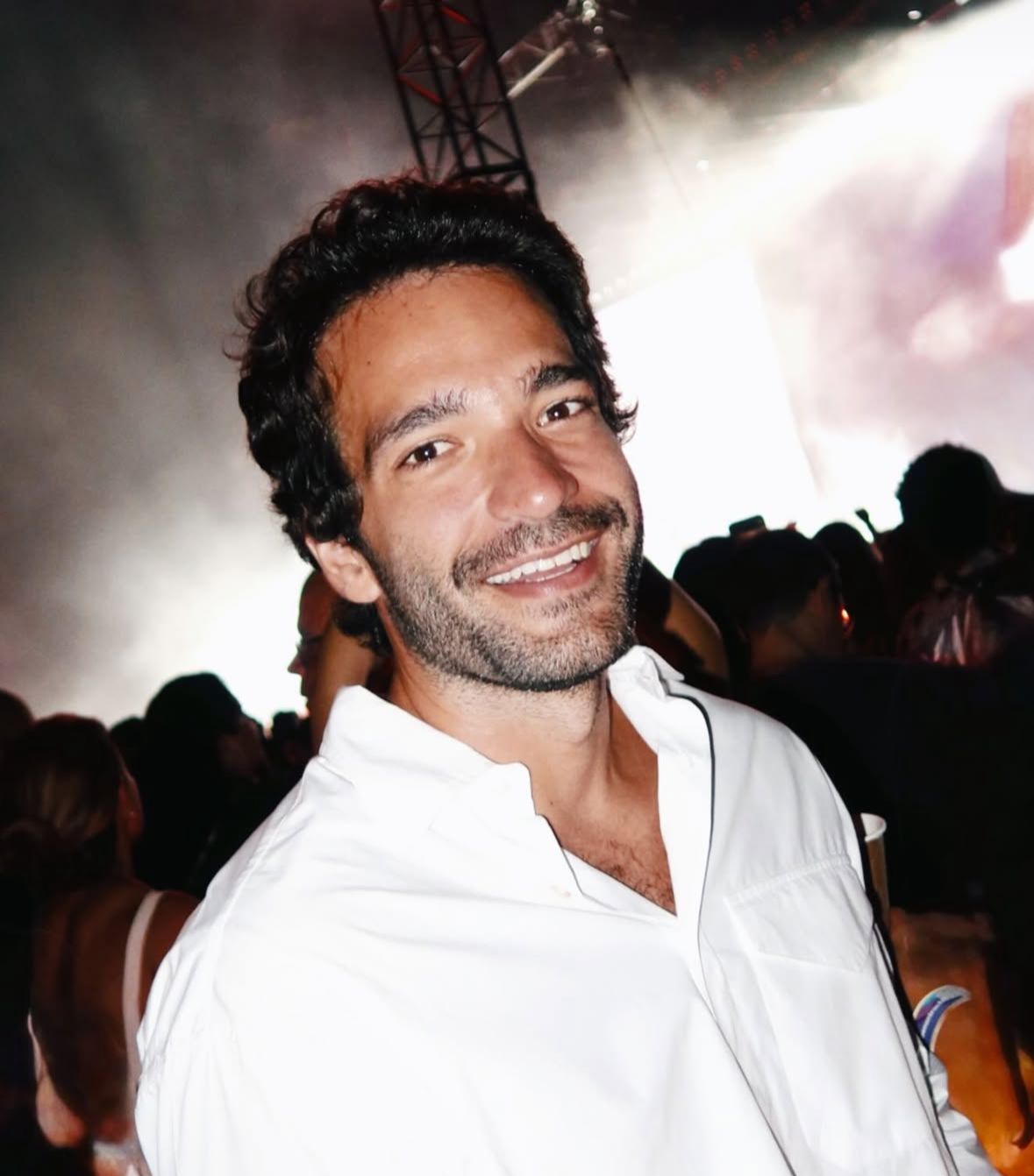 Humberto Carrão em show de Shakira no Rio