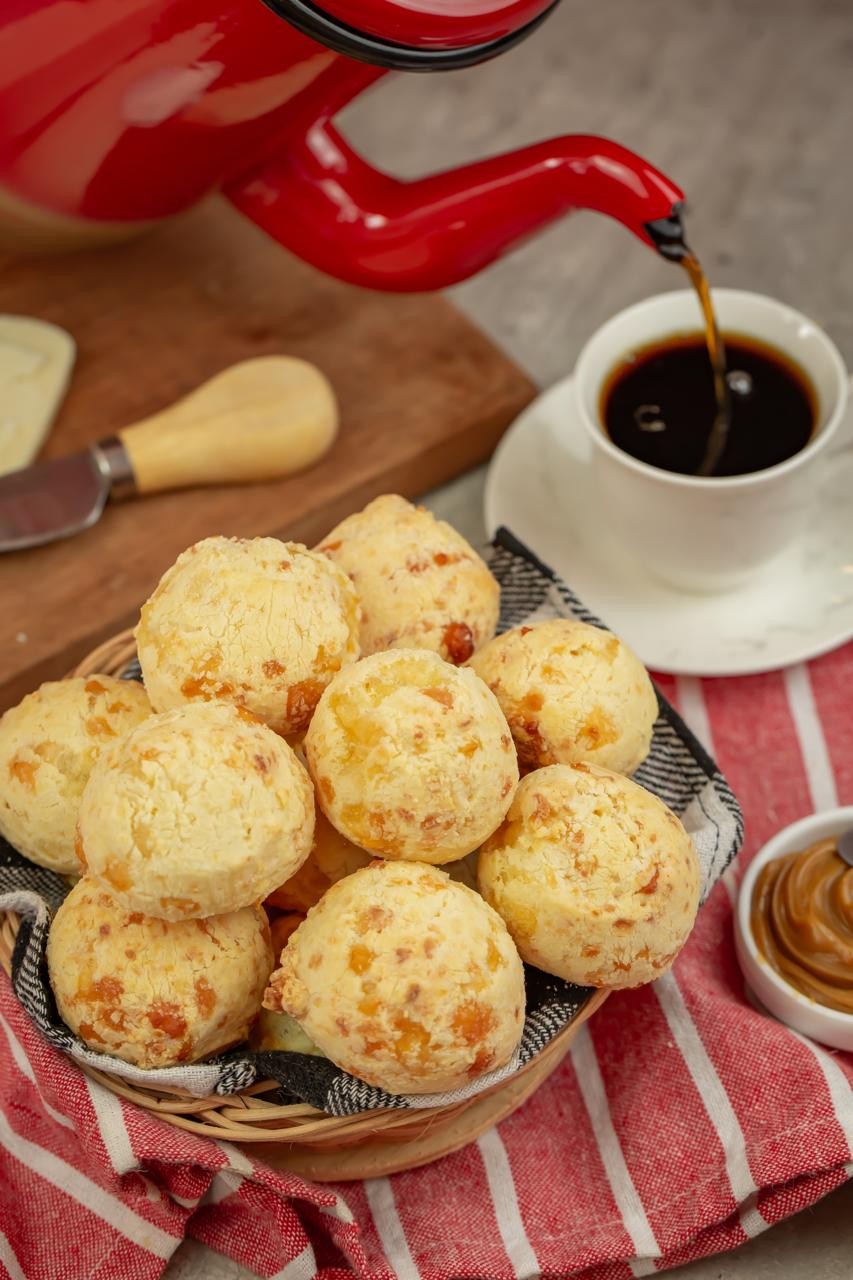formaggio-mineiro-pao-de-queijo-caf&eacute;