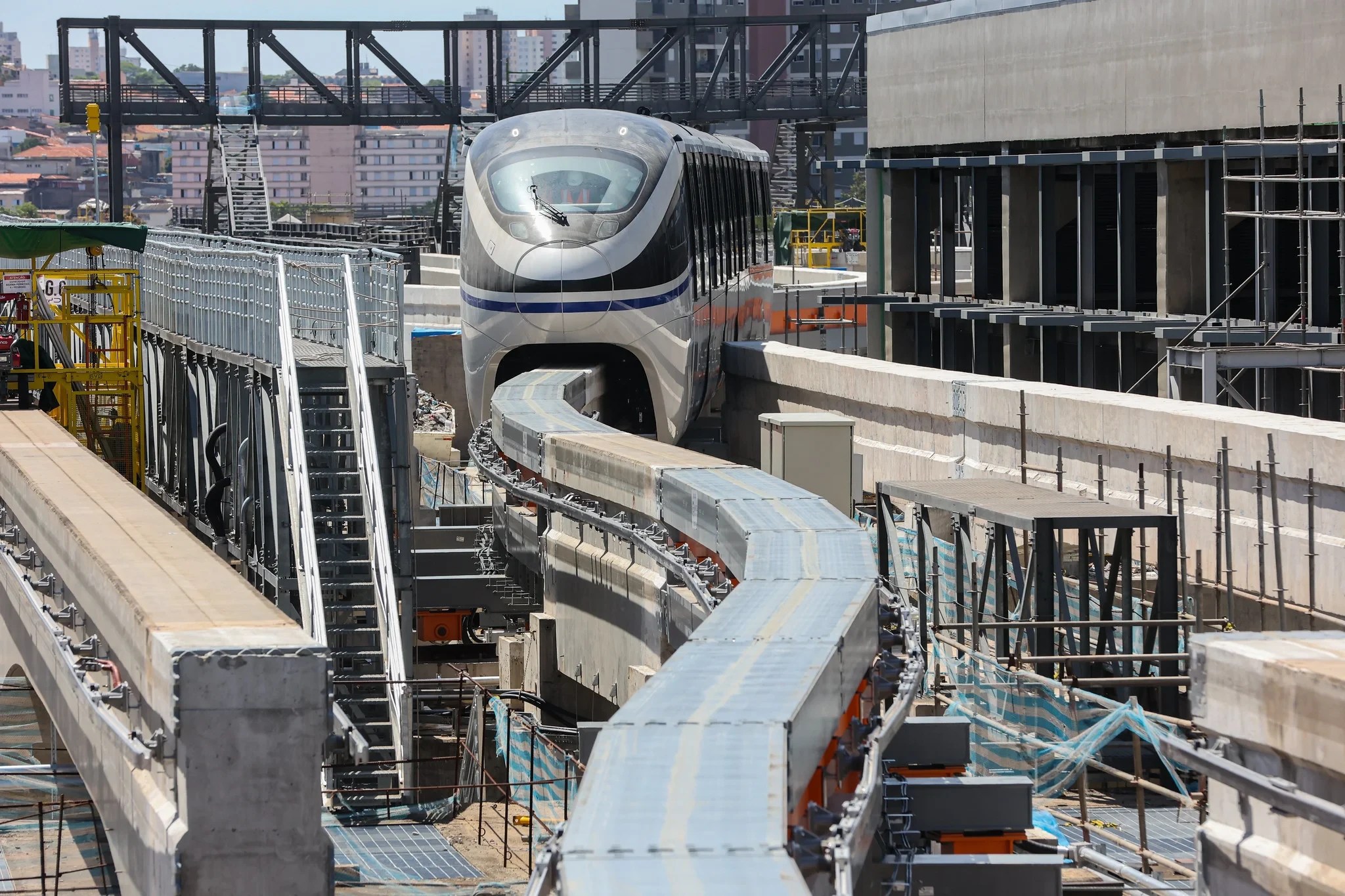 Linha 17-ouro do metrô de SP funciona até 22h a partir desta quarta-feira (30)
