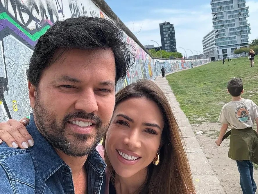 Patrícia Abravanel tira aliança após envolvimento do marido com Vorcaro
